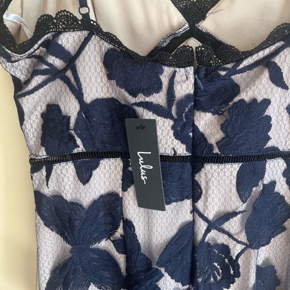 Lulu’s Navy Alluring Dream Maxi Formal Dress Sz M NWT - Picture 9 of 12